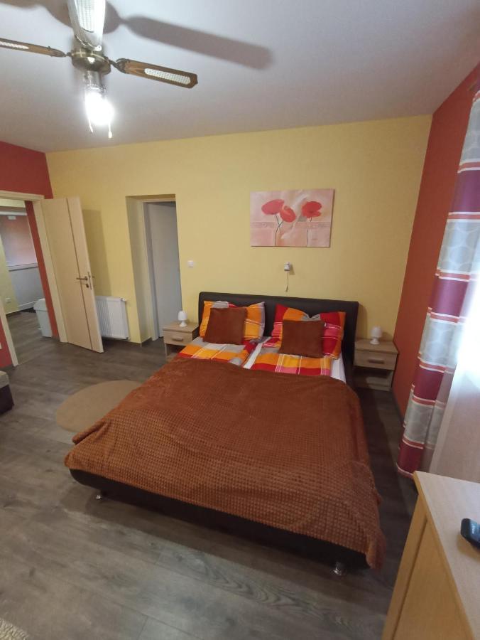 Borostyan Apartmanhaz Mórahalom Exterior foto