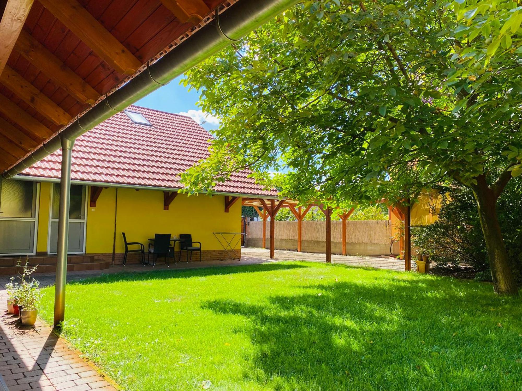 Borostyan Apartmanhaz Mórahalom Exterior foto